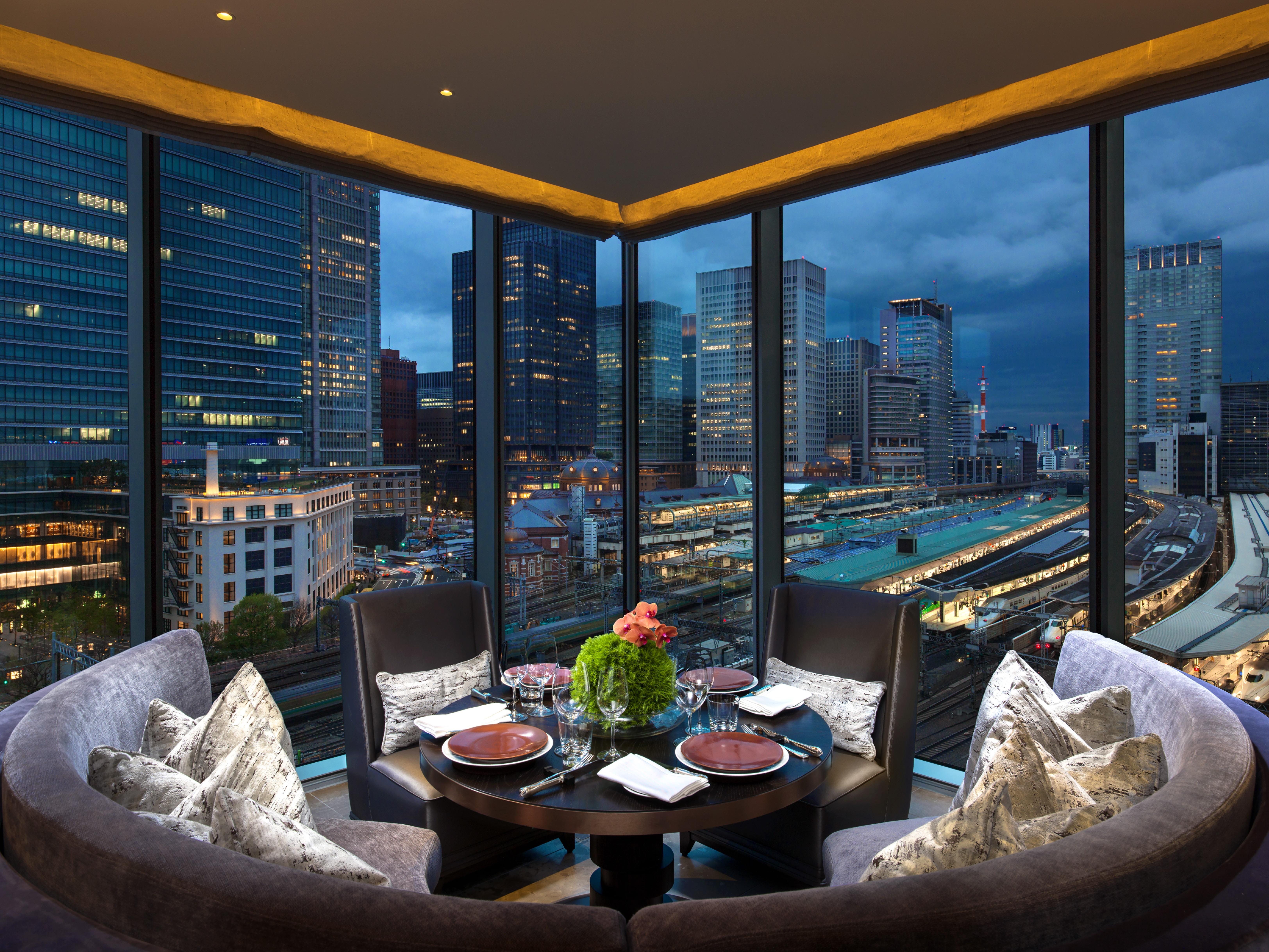 Four Seasons Hotel Tokyo At Marunouchi Экстерьер фото